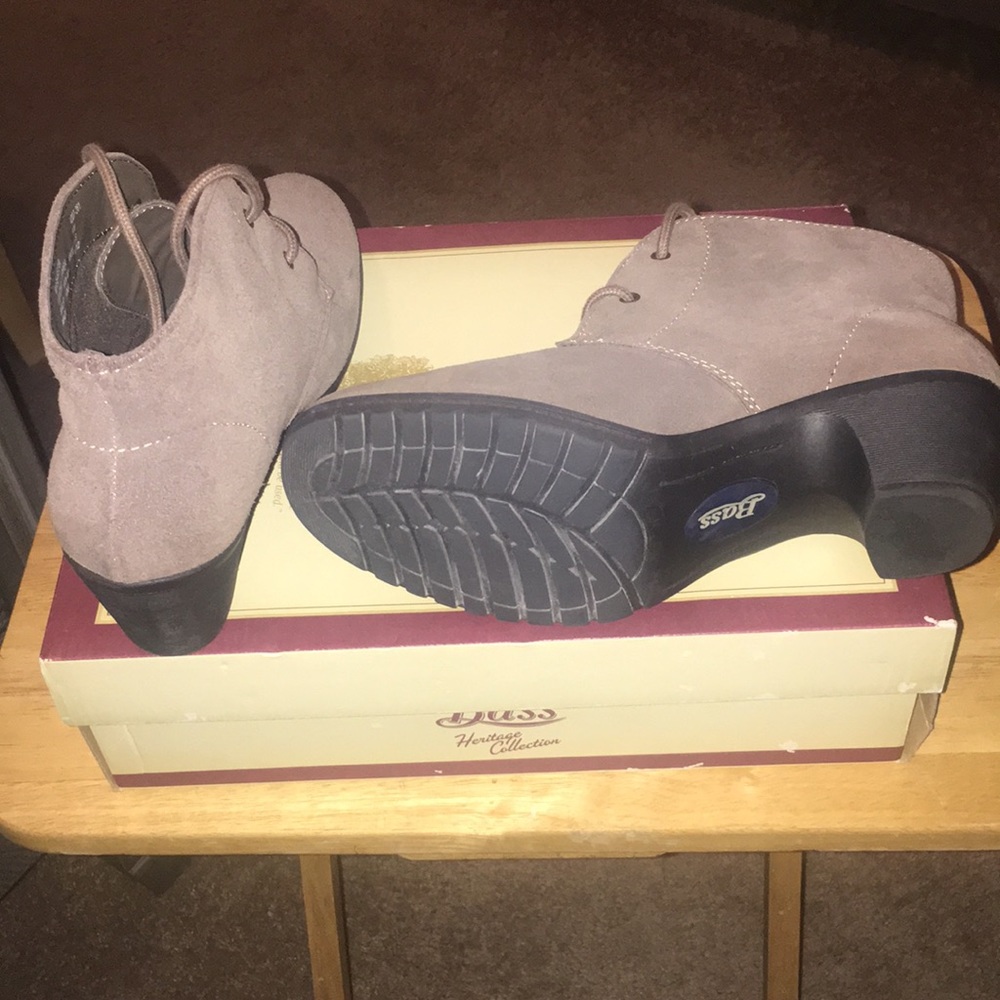 Booties - Picture 4 of 5